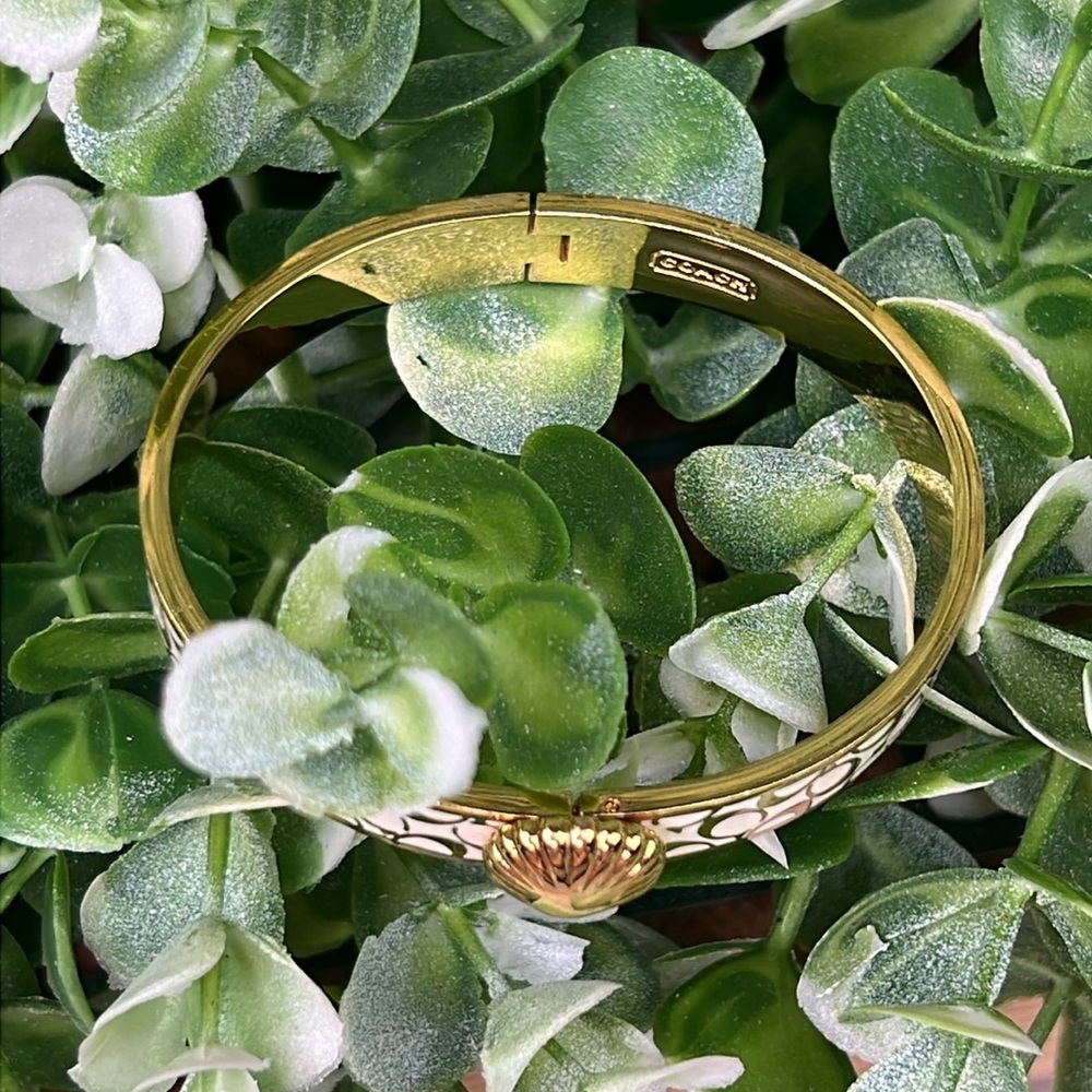 Coach Signature C Seashell Gold Plated White Bangle Clasp Bracelet, Authentic - Picture 6 of 15